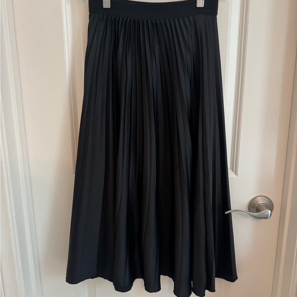 H&M Classic Black Midi Skirt